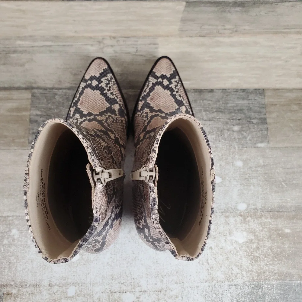 Matisse Caty Women Boot Sz 5.5 M Neutral Snake Skin Print Leather Side Zip Ankle